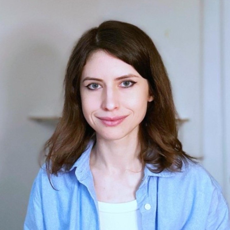 Anna — Auruby's language teacher